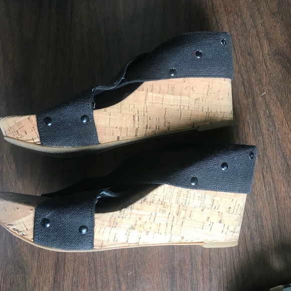 Shoes - Picture 2 of 3